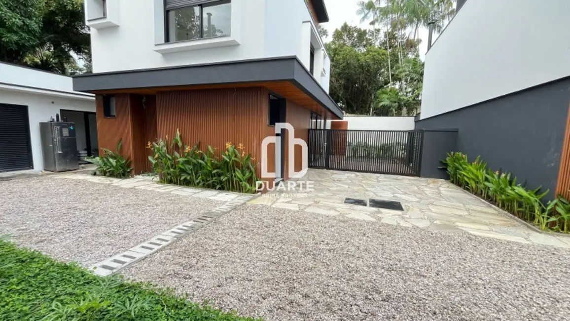 Foto 3 de Casa de Condomínio com 4 quartos à venda, 179m2 em Sao Sebastiao - SP