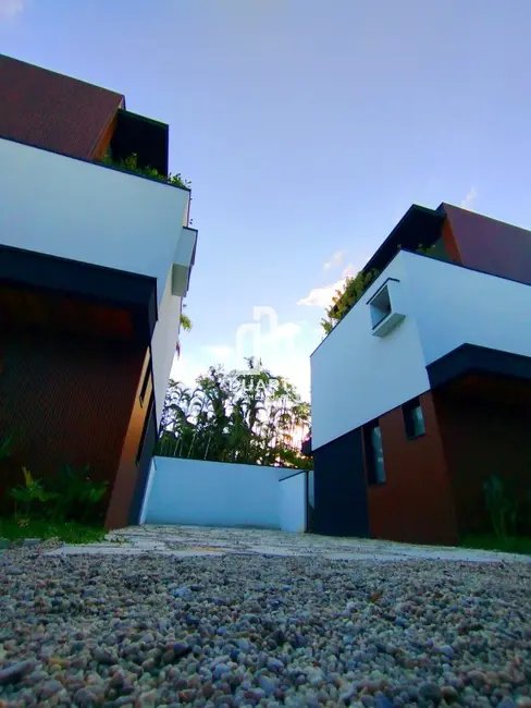 Foto 8 de Casa de Condomínio com 4 quartos à venda, 179m2 em Sao Sebastiao - SP