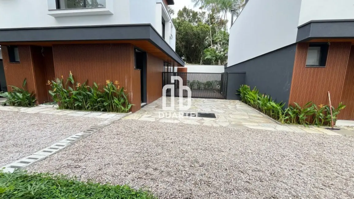 Foto 5 de Casa de Condomínio com 4 quartos à venda, 179m2 em Sao Sebastiao - SP