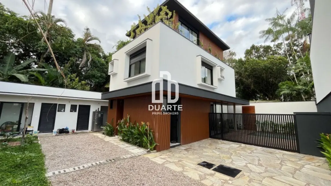 Foto 1 de Casa de Condomínio com 4 quartos à venda, 179m2 em Sao Sebastiao - SP