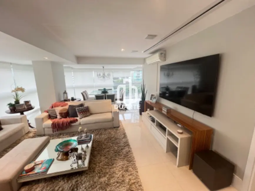 Foto 9 de Apartamento com 4 quartos à venda, 221m2 em Gonzaga, Santos - SP