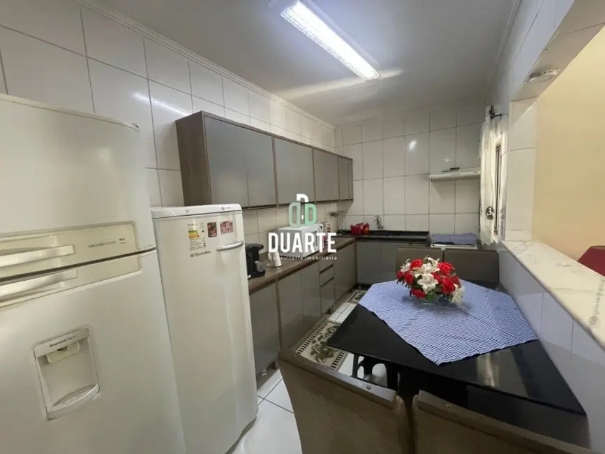 Foto 3 de Casa com 2 quartos à venda, 100m2 em Marapé, Santos - SP
