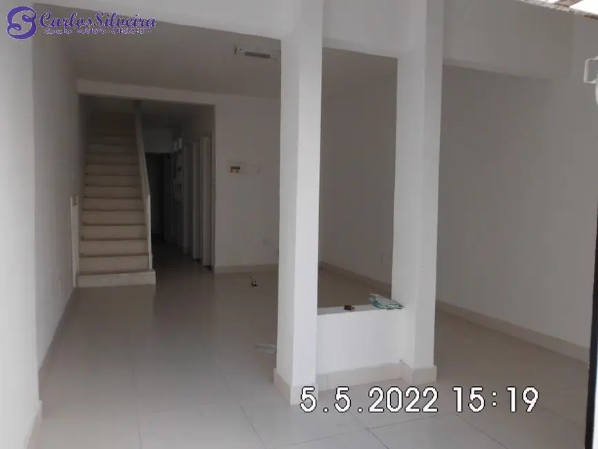 Casa com 2 quartos para alugar, 122m2 em Centro, Aracaju - SE - imagem 3 Foto 3 de Casa com 2 quartos para alugar, 122m2 em Centro, Aracaju - SE