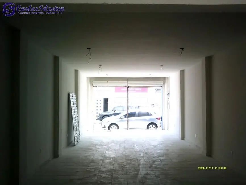 Casa com 2 quartos para alugar, 211m2 em Centro, Aracaju - SE - imagem 5 Foto 5 de Casa com 2 quartos para alugar, 211m2 em Centro, Aracaju - SE