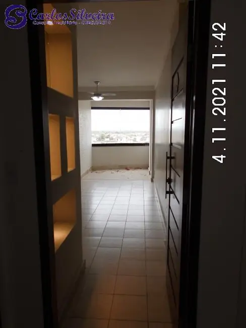 Foto 2 de Apartamento com 3 quartos à venda, 95m2 em Atalaia, Aracaju - SE