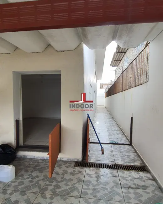 Foto 2 de Casa com 2 quartos à venda, 150m2 em Parque Peruche, São Paulo - SP