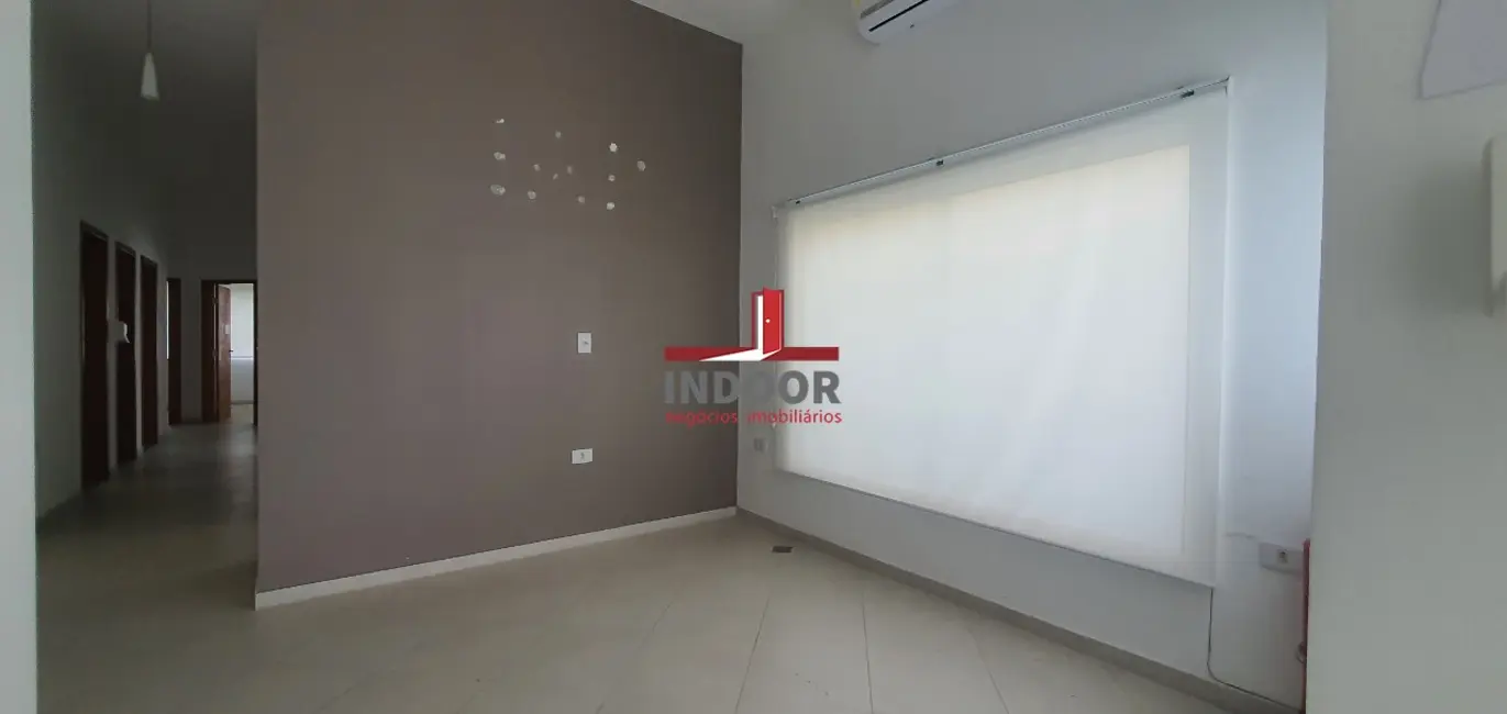 Loja à venda e para alugar, 306m2 em Jardim Terras de São João, Jacarei - SP - imagem 3 Foto 3 de Loja à venda e para alugar, 306m2 em Jardim Terras de São João, Jacarei - SP