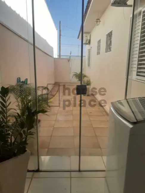 Foto 3 de Casa com 4 quartos à venda, 165m2 em Bady Bassitt - SP