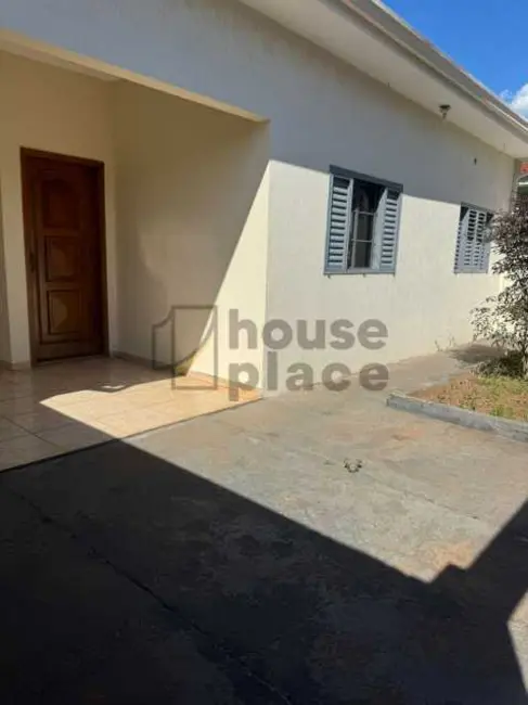 Foto 1 de Casa com 3 quartos à venda em Bady Bassitt - SP