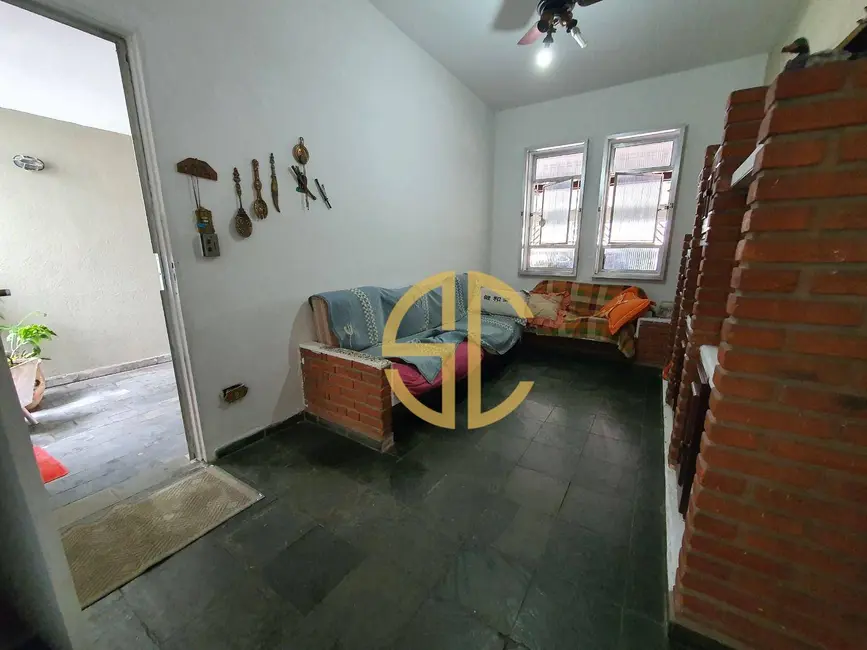 Casa com 2 quartos à venda, 125m2 em Canto do Forte, Praia Grande - SP - imagem 4 Foto 4 de Casa com 2 quartos à venda, 125m2 em Canto do Forte, Praia Grande - SP