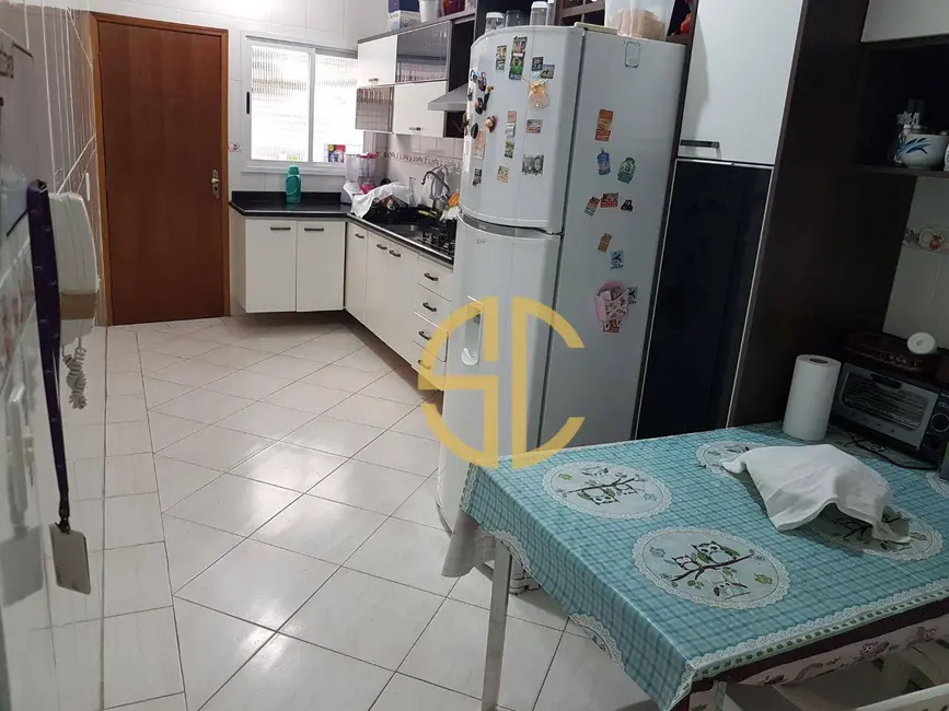 Sobrado com 3 quartos à venda, 150m2 em Canto do Forte, Praia Grande - SP - imagem 8 Foto 8 de Sobrado com 3 quartos à venda, 150m2 em Canto do Forte, Praia Grande - SP