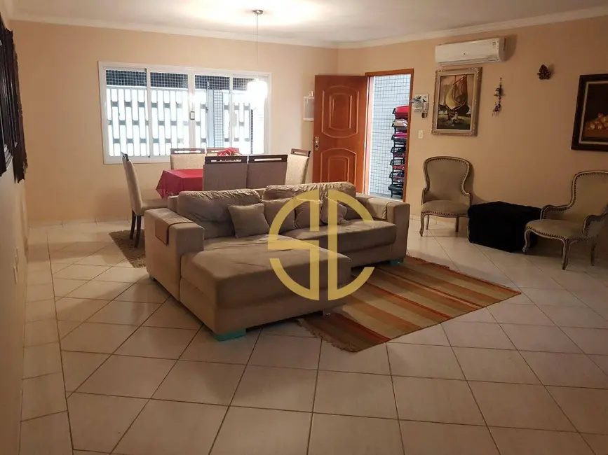 Sobrado com 3 quartos à venda, 150m2 em Canto do Forte, Praia Grande - SP - imagem 6 Foto 6 de Sobrado com 3 quartos à venda, 150m2 em Canto do Forte, Praia Grande - SP