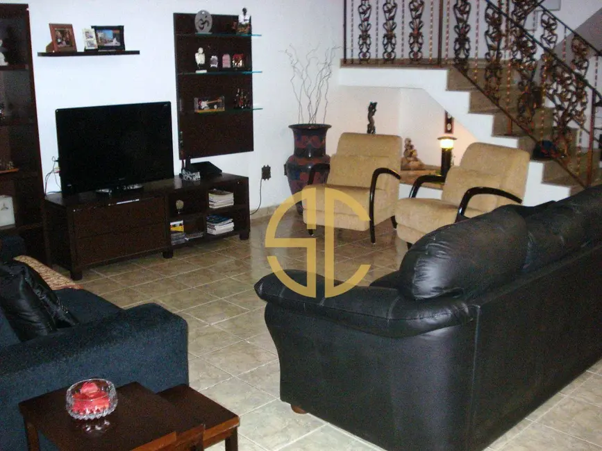 Foto 5 de Sobrado com 5 quartos à venda, 650m2 em Canto do Forte, Praia Grande - SP