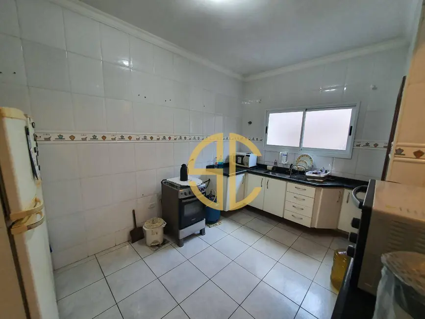Foto 9 de Sobrado com 3 quartos à venda, 159m2 em Praia Grande - SP
