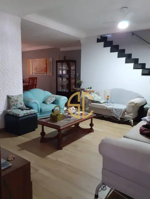 Foto 2 de Sobrado com 3 quartos à venda, 175m2 em Praia Grande - SP