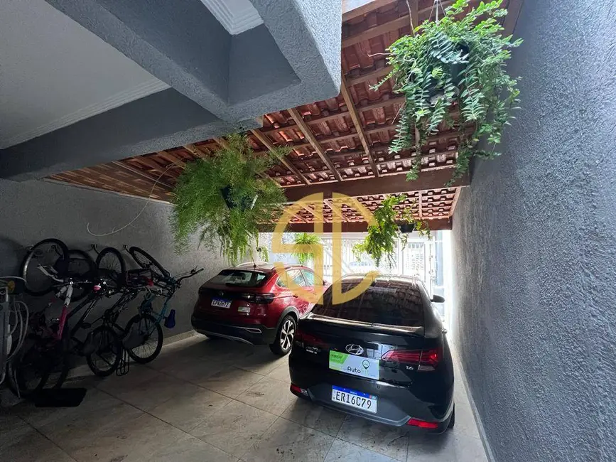 Sobrado com 3 quartos à venda, 200m2 em Tupi, Praia Grande - SP - imagem 2 Foto 2 de Sobrado com 3 quartos à venda, 200m2 em Tupi, Praia Grande - SP