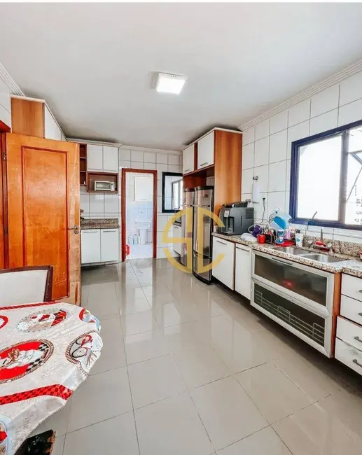 Cobertura com 3 quartos à venda, 300m2 em Canto do Forte, Praia Grande - SP - imagem 5 Foto 5 de Cobertura com 3 quartos à venda, 300m2 em Canto do Forte, Praia Grande - SP