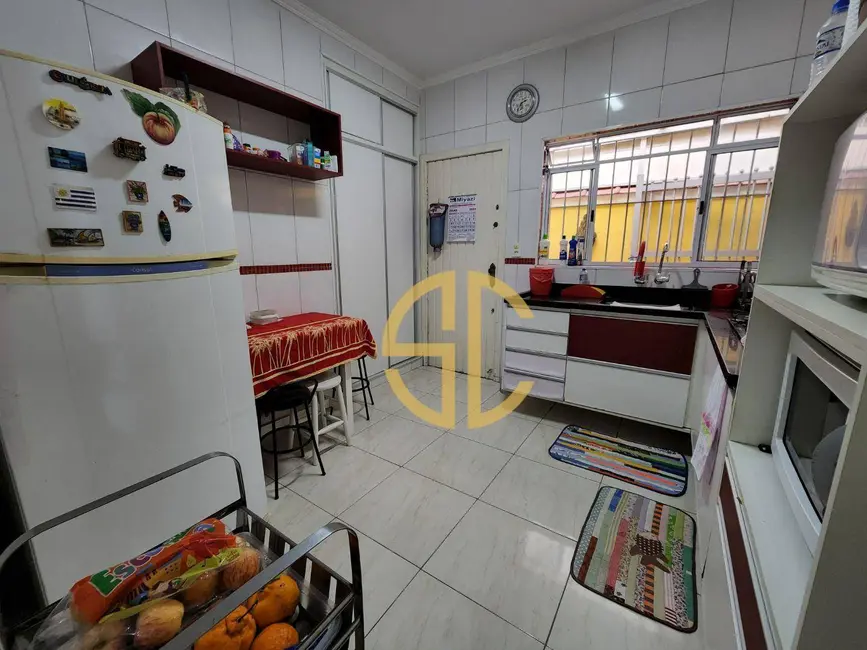 Casa com 3 quartos à venda, 210m2 em Praia Grande - SP - imagem 8 Foto 8 de Casa com 3 quartos à venda, 210m2 em Praia Grande - SP