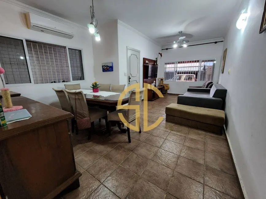 Casa com 3 quartos à venda, 210m2 em Praia Grande - SP - imagem 3 Foto 3 de Casa com 3 quartos à venda, 210m2 em Praia Grande - SP