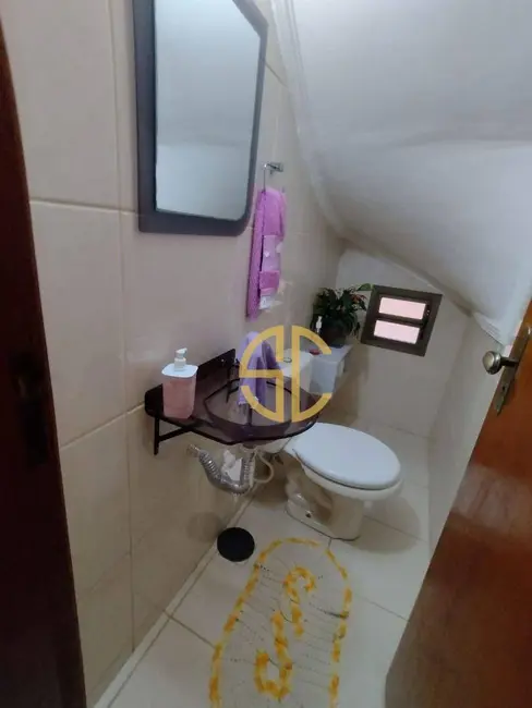 Sobrado com 3 quartos à venda, 106m2 em Canto do Forte, Praia Grande - SP - imagem 8 Foto 8 de Sobrado com 3 quartos à venda, 106m2 em Canto do Forte, Praia Grande - SP