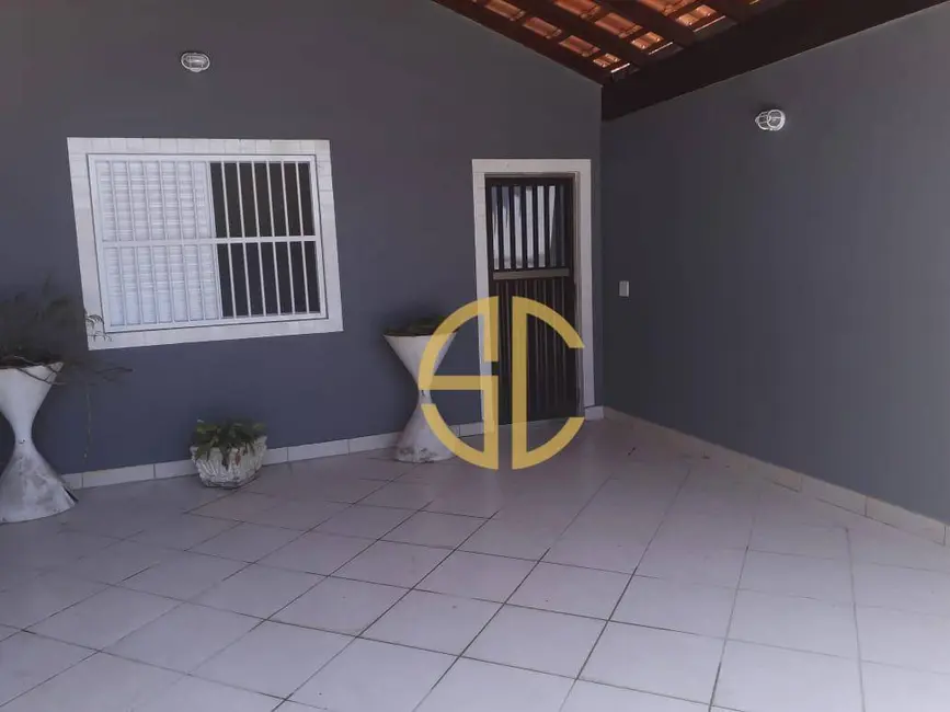 Foto 2 de Casa com 2 quartos para alugar, 150m2 em Praia Grande - SP