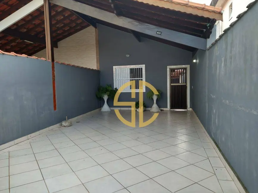 Foto 1 de Casa com 2 quartos para alugar, 150m2 em Praia Grande - SP