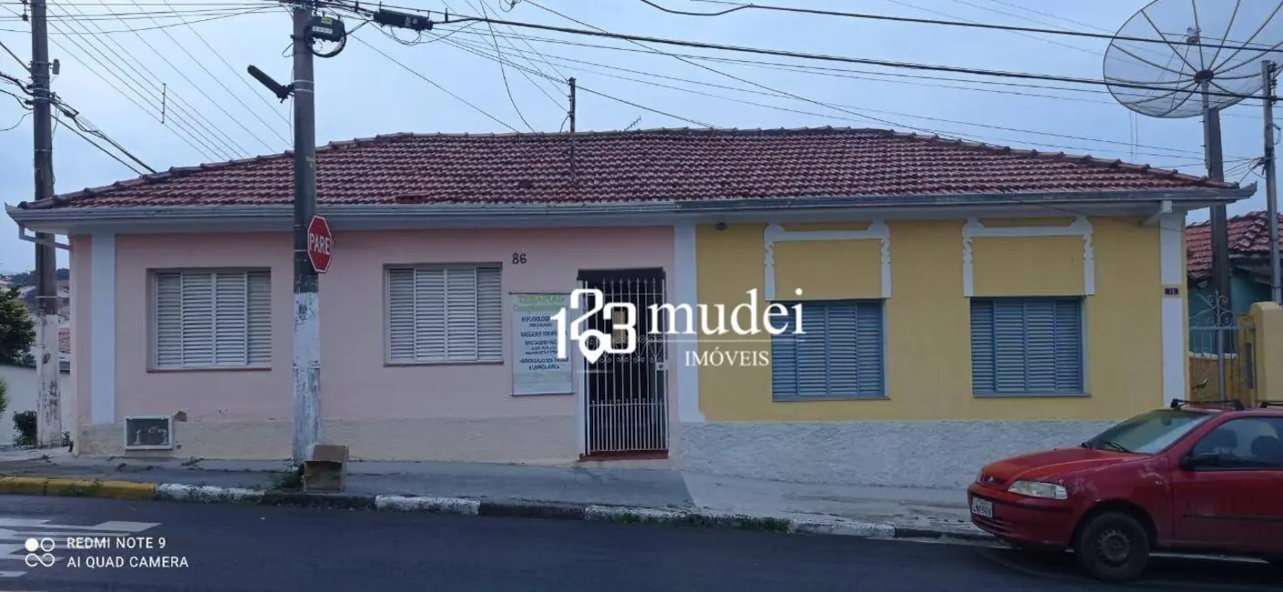 Casa com 2 quartos à venda, 520m2 em Jardim São José, Braganca Paulista - SP - imagem 1 Foto 1 de Casa com 2 quartos à venda, 520m2 em Jardim São José, Braganca Paulista - SP