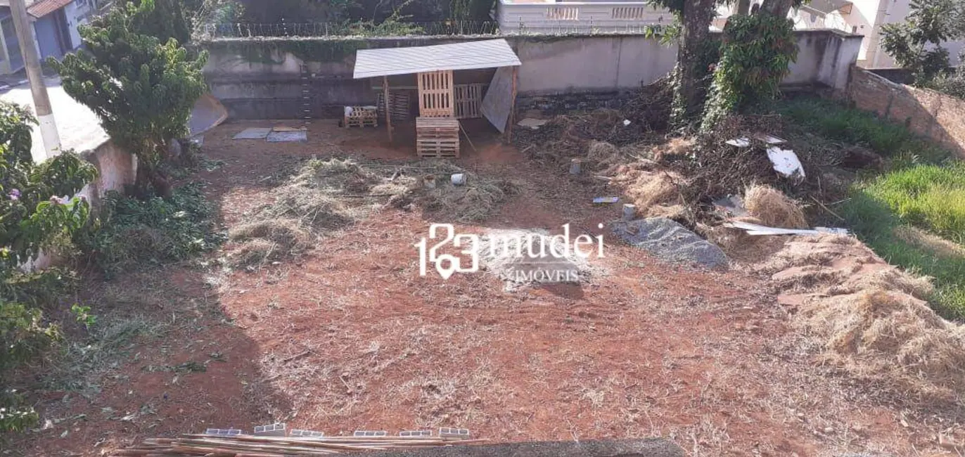 Casa com 2 quartos à venda, 520m2 em Jardim São José, Braganca Paulista - SP - imagem 3 Foto 3 de Casa com 2 quartos à venda, 520m2 em Jardim São José, Braganca Paulista - SP