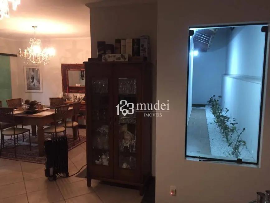 Casa de Condomínio com 4 quartos à venda, 300m2 em Braganca Paulista - SP - imagem 5 Foto 5 de Casa de Condomínio com 4 quartos à venda, 300m2 em Braganca Paulista - SP