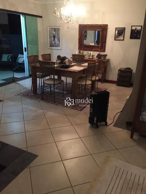 Casa de Condomínio com 4 quartos à venda, 300m2 em Braganca Paulista - SP - imagem 9 Foto 9 de Casa de Condomínio com 4 quartos à venda, 300m2 em Braganca Paulista - SP