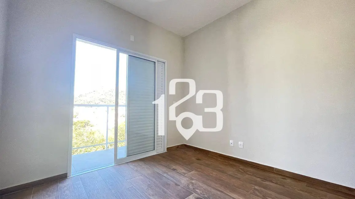Foto 2 de Casa com 3 quartos à venda, 150m2 em Recreio Maristela, Atibaia - SP