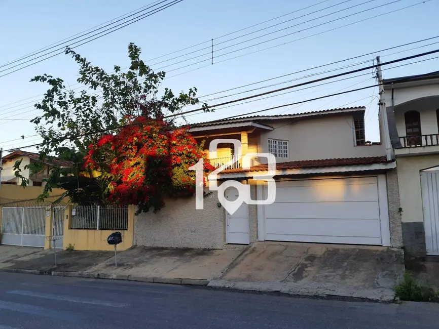 Foto 2 de Casa com 3 quartos à venda, 307m2 em Santa Luzia, Braganca Paulista - SP