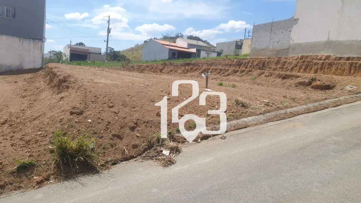 Foto 1 de Terreno / Lote à venda, 140m2 em Braganca Paulista - SP