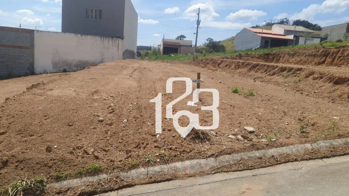 Foto 1 de Terreno / Lote à venda, 140m2 em Braganca Paulista - SP