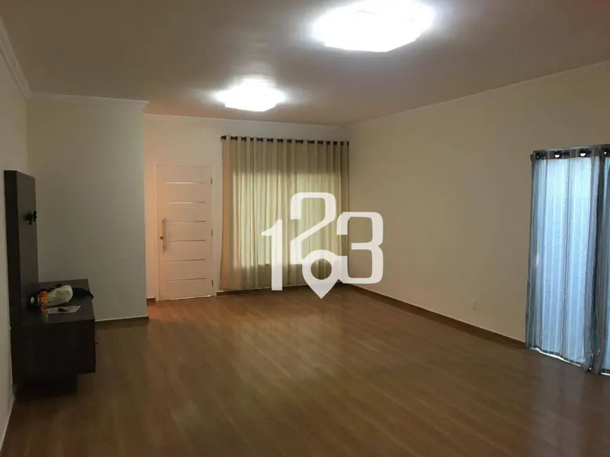 Foto 2 de Casa de Condomínio com 3 quartos para alugar, 300m2 em Braganca Paulista - SP