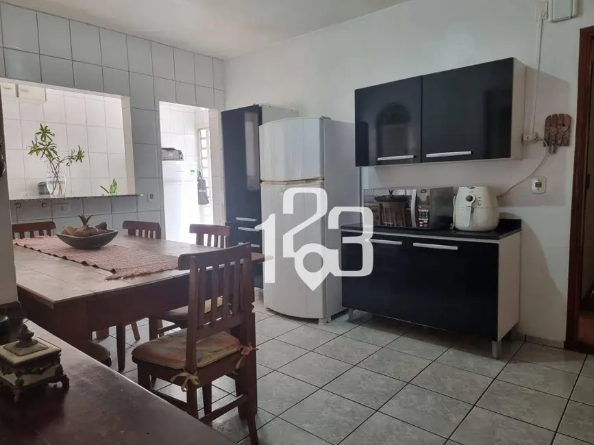 Foto 2 de Casa com 4 quartos à venda, 166m2 em Jardim São Miguel, Braganca Paulista - SP