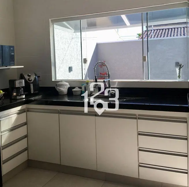 Casa com 3 quartos à venda, 250m2 em Jardim São Lourenço, Braganca Paulista - SP - imagem 6 Foto 6 de Casa com 3 quartos à venda, 250m2 em Jardim São Lourenço, Braganca Paulista - SP