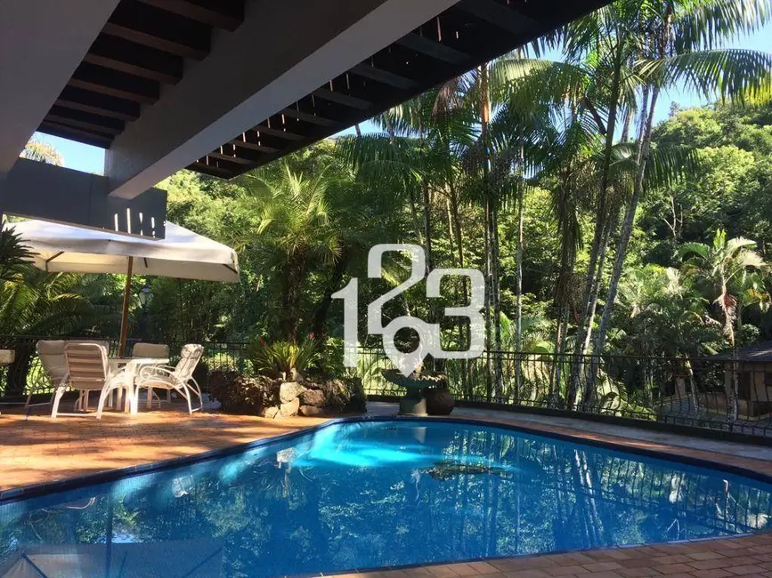 Foto 1 de Casa com 5 quartos à venda, 1450m2 em Ubatuba - SP