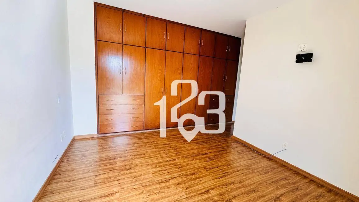 Foto 9 de Casa de Condomínio com 3 quartos à venda e para alugar, 350m2 em Braganca Paulista - SP