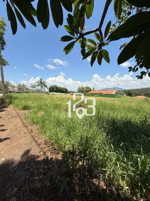 Foto 3 de Terreno / Lote à venda, 1304m2 em Vargem - SP