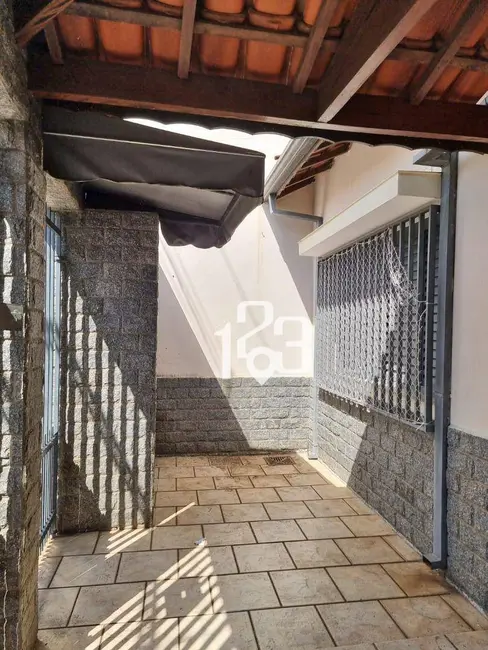 Casa com 3 quartos à venda, 210m2 em Centro, Braganca Paulista - SP - imagem 3 Foto 3 de Casa com 3 quartos à venda, 210m2 em Centro, Braganca Paulista - SP