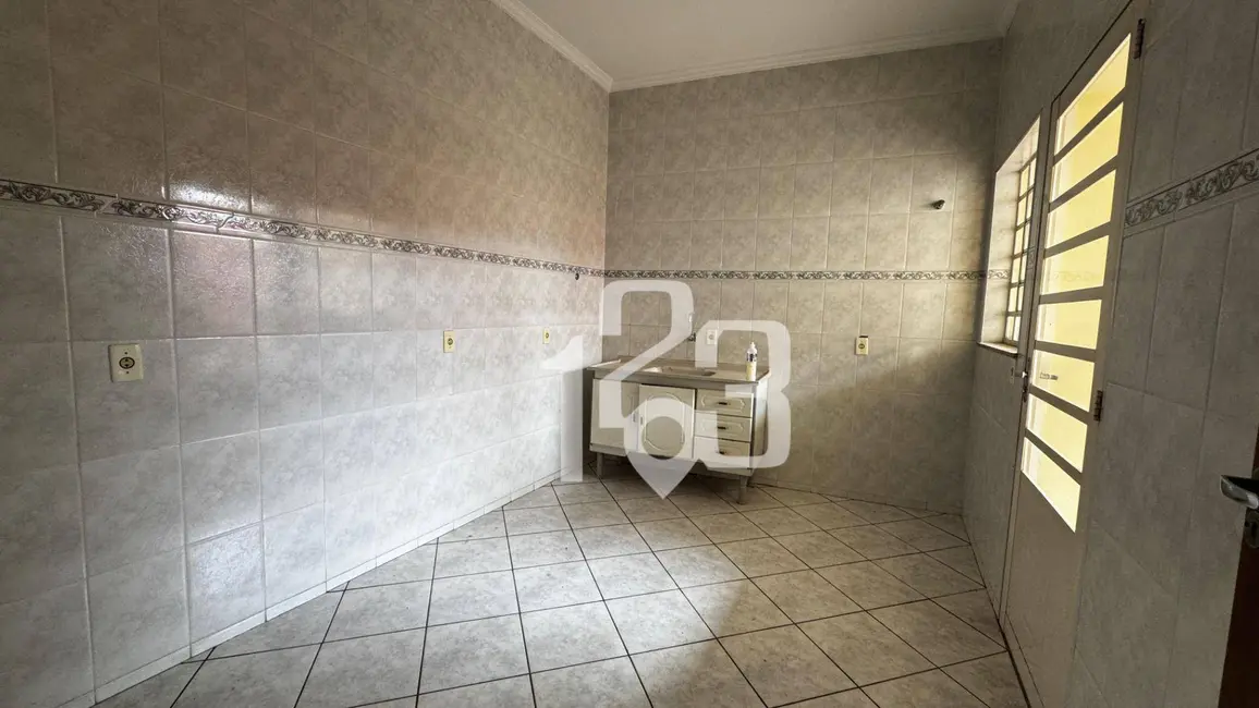 Foto 9 de Casa com 2 quartos para alugar, 170m2 em Vila Mota, Braganca Paulista - SP