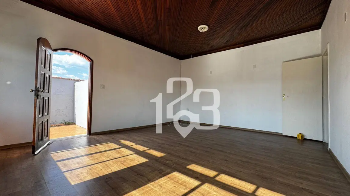 Foto 3 de Casa com 4 quartos à venda e para alugar, 292m2 em Centro, Braganca Paulista - SP