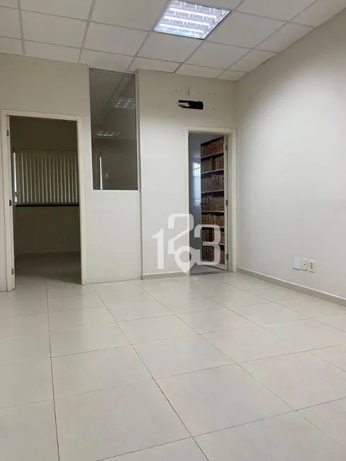 Foto 4 de Sala Comercial para alugar, 45m2 em Lagos de Santa Helena, Braganca Paulista - SP