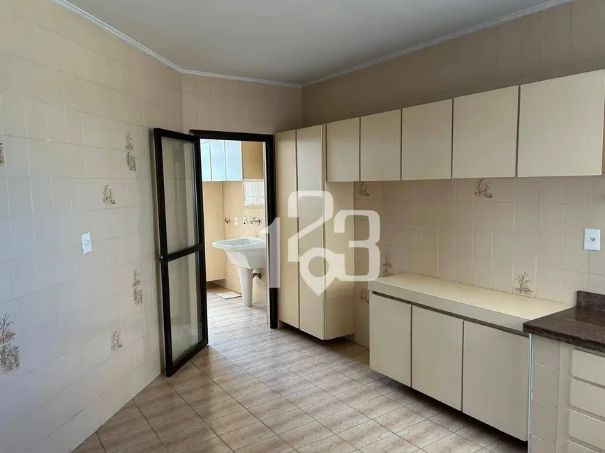 Apartamento com 3 quartos para alugar, 180m2 em Centro, Braganca Paulista - SP - imagem 6 Foto 6 de Apartamento com 3 quartos para alugar, 180m2 em Centro, Braganca Paulista - SP