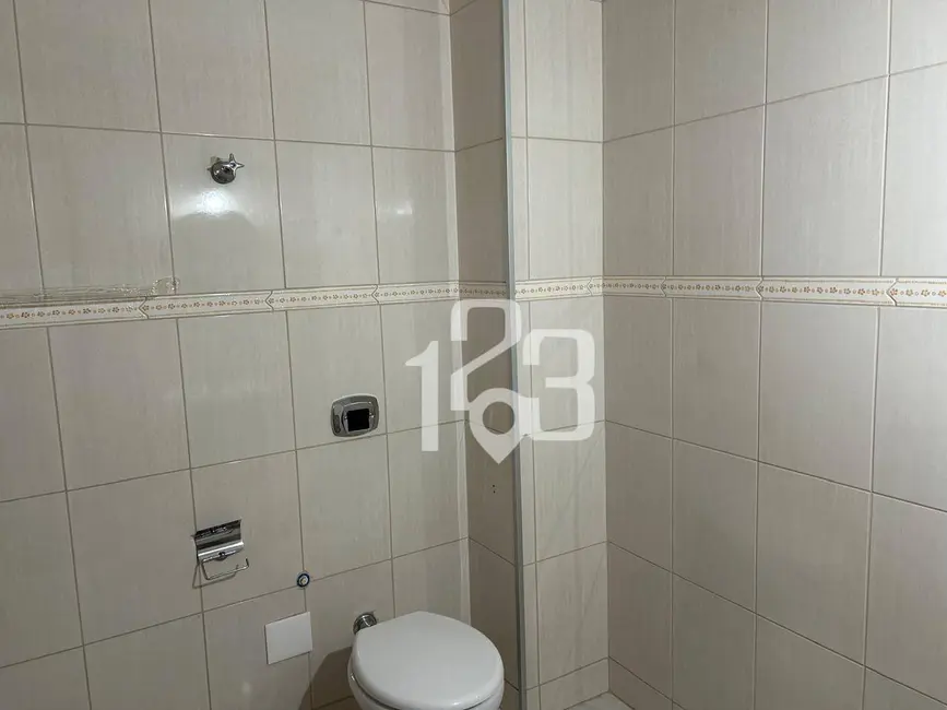 Apartamento com 3 quartos para alugar, 180m2 em Centro, Braganca Paulista - SP - imagem 8 Foto 8 de Apartamento com 3 quartos para alugar, 180m2 em Centro, Braganca Paulista - SP