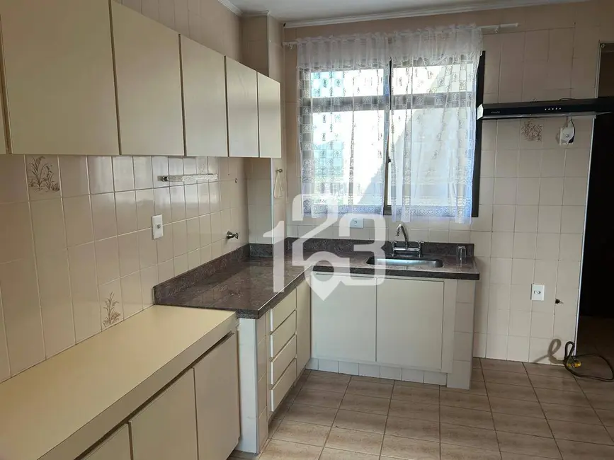Apartamento com 3 quartos para alugar, 180m2 em Centro, Braganca Paulista - SP - imagem 7 Foto 7 de Apartamento com 3 quartos para alugar, 180m2 em Centro, Braganca Paulista - SP