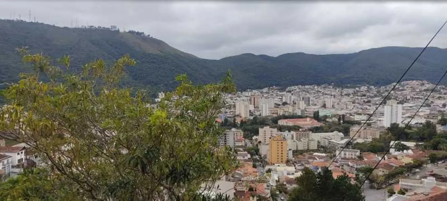 Casa com 3 quartos à venda, 200m2 em Pocos De Caldas - MG - imagem 7 Foto 7 de Casa com 3 quartos à venda, 200m2 em Pocos De Caldas - MG