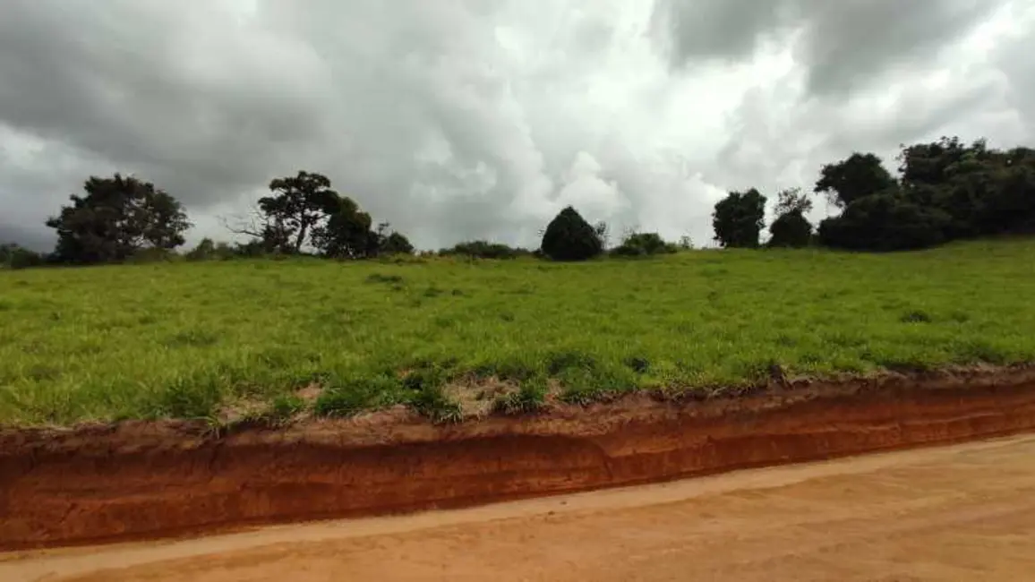 Foto 1 de Terreno / Lote à venda, 1000m2 em Caldas - MG