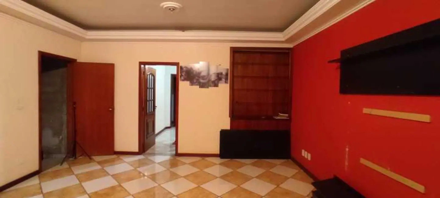Casa com 3 quartos à venda, 147m2 em Pocos De Caldas - MG - imagem 4 Foto 4 de Casa com 3 quartos à venda, 147m2 em Pocos De Caldas - MG